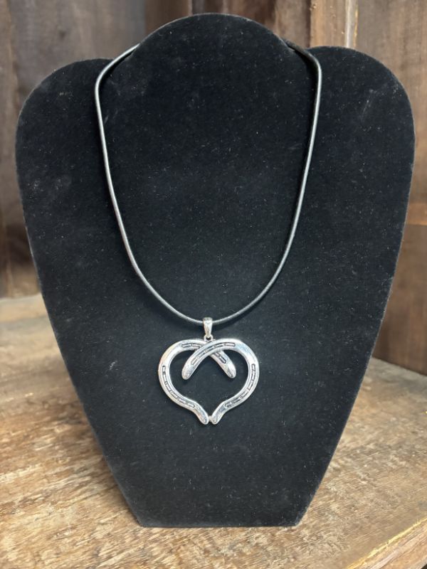 Horseshoe Hearts Necklace Set