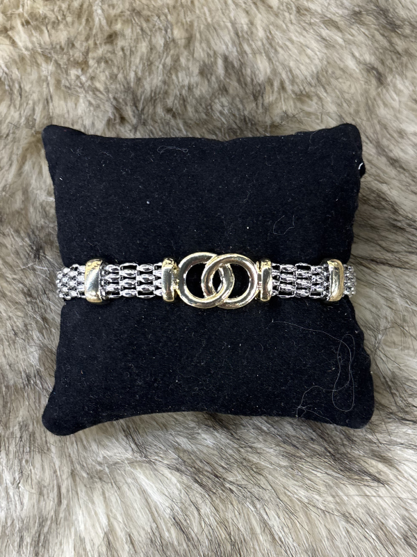 Coupled Circles Bracelet