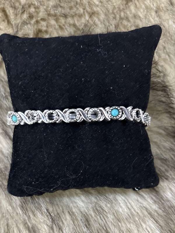 XoXo Stretch with Turquoise Accents Bracelet