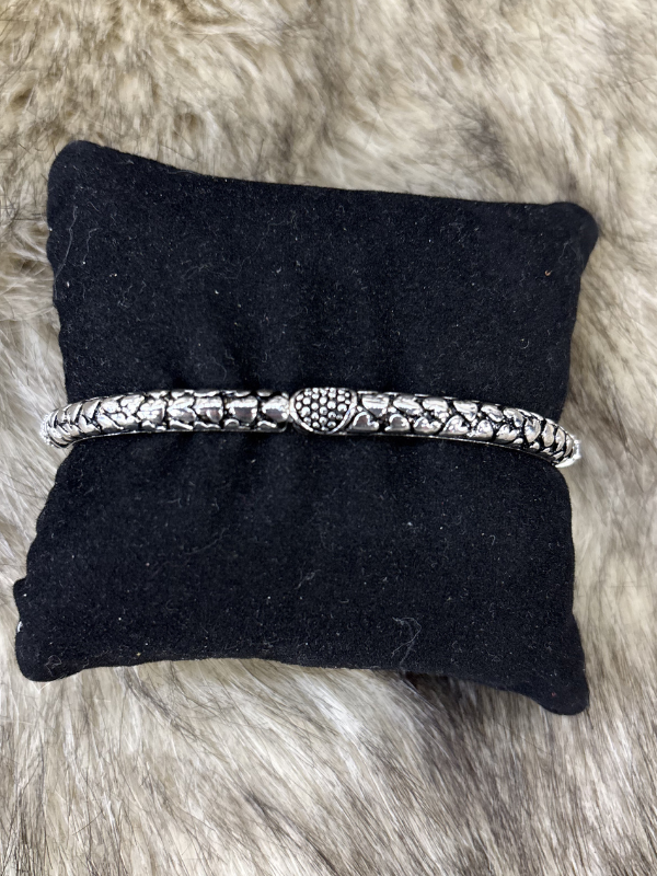 Hammered Stretch with Circle Accents Bracelet