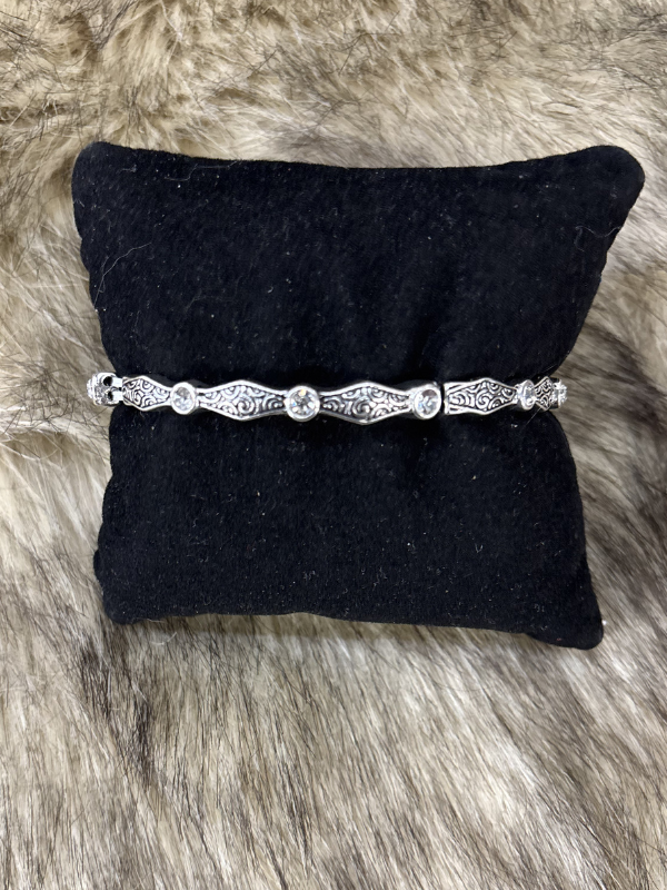 Irregular Shaped With Clear Stones Stretch Bracelet