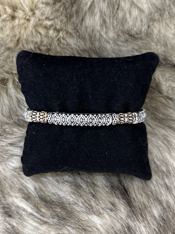 Gold Banded Oval Accent Stretch Bracelet