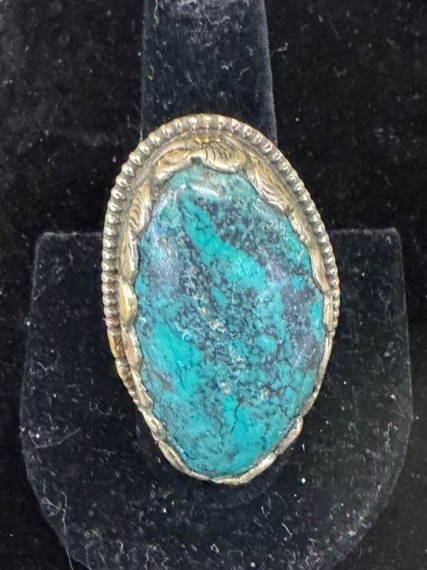 White Brass Kingman Turquoise Oval Chunk Stone Ring