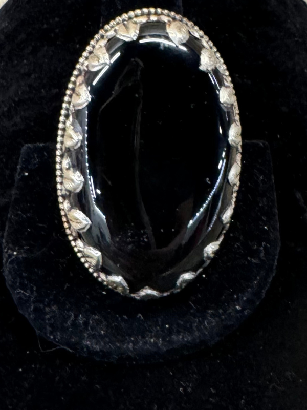 White Brass Black Onyx Long Oval Stone With Leaf Detail Ring