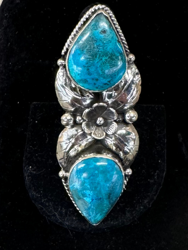 White Brass Kingman Turquoise 2 Stone With 2 Teardrop Stones With Flower Detail Ring Blue