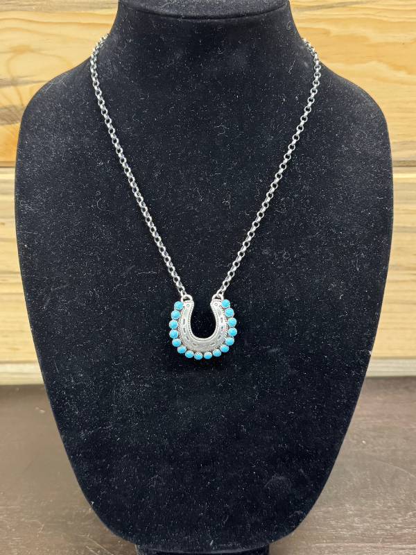 14 Stoned Single Turquoise Horseshoe Necklace