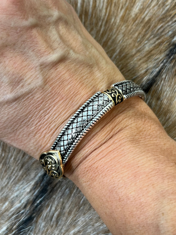 Basket Weave With Gold Engraving Square Thin Stretch Bracelet