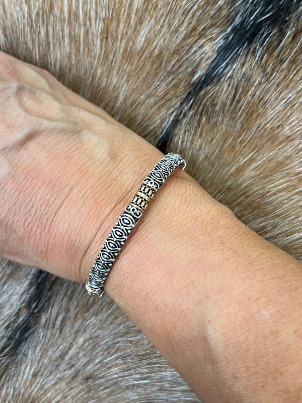 Thin Diamond Shapes With Gold Stretch Bracelet