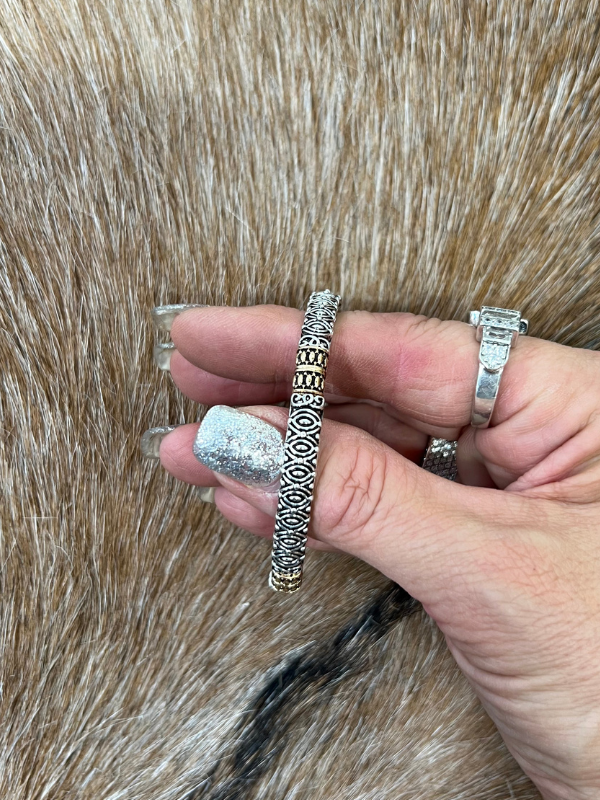 Thin Diamond Shapes With Gold Stretch Bracelet