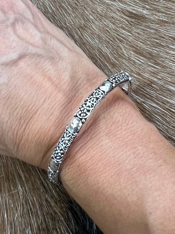 Solid Center Charm Stretch Bracelet