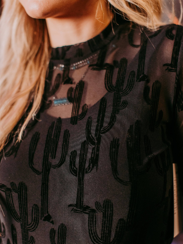 Merigold Kiss All About Cactus 3D Print Mesh Top Black