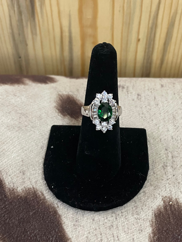 emerald green ring