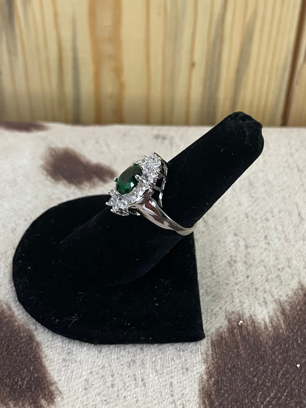 Oval Emerald Green Ring